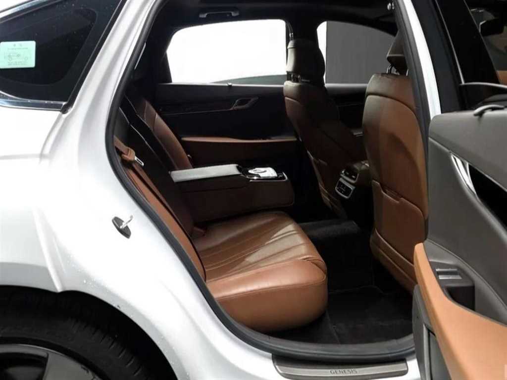 Genesis G80 - Vista 10