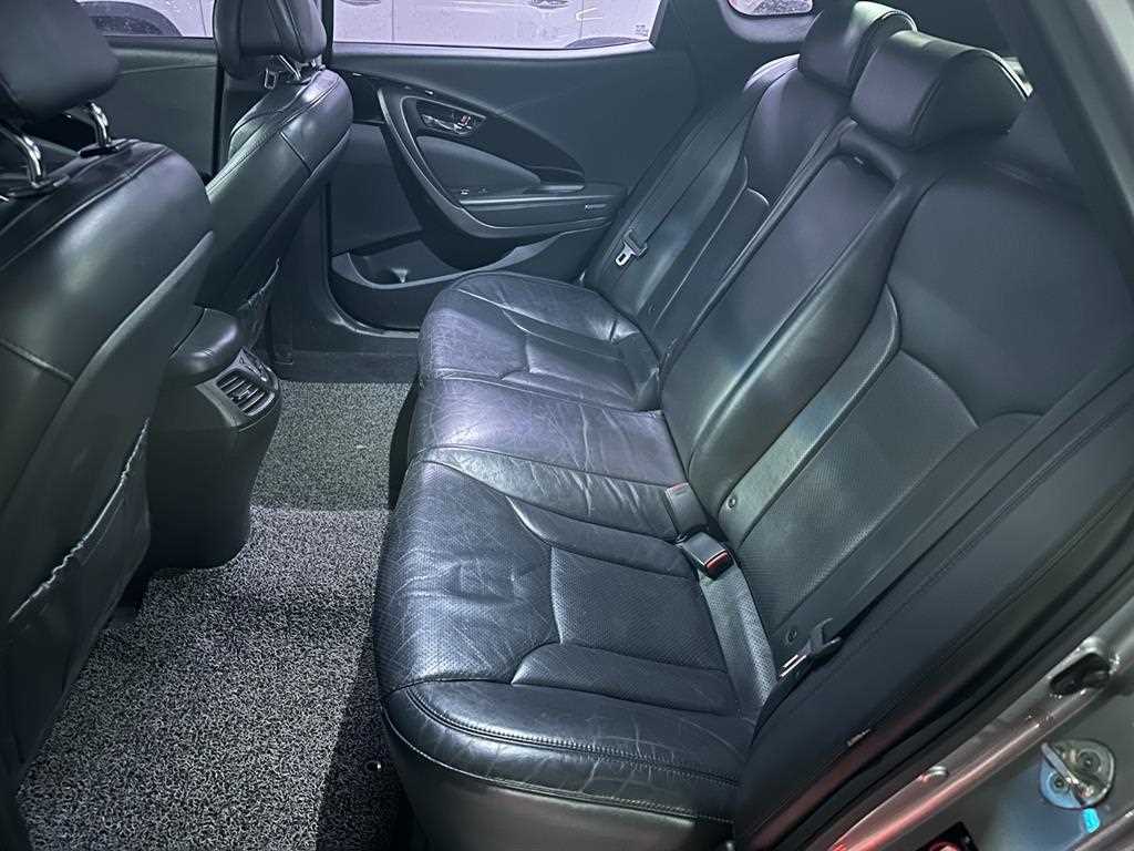 HYUNDAI Grandeur - Vista 10