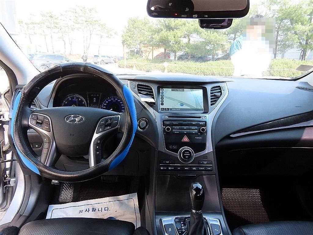 HYUNDAI Grandeur - Vista 7