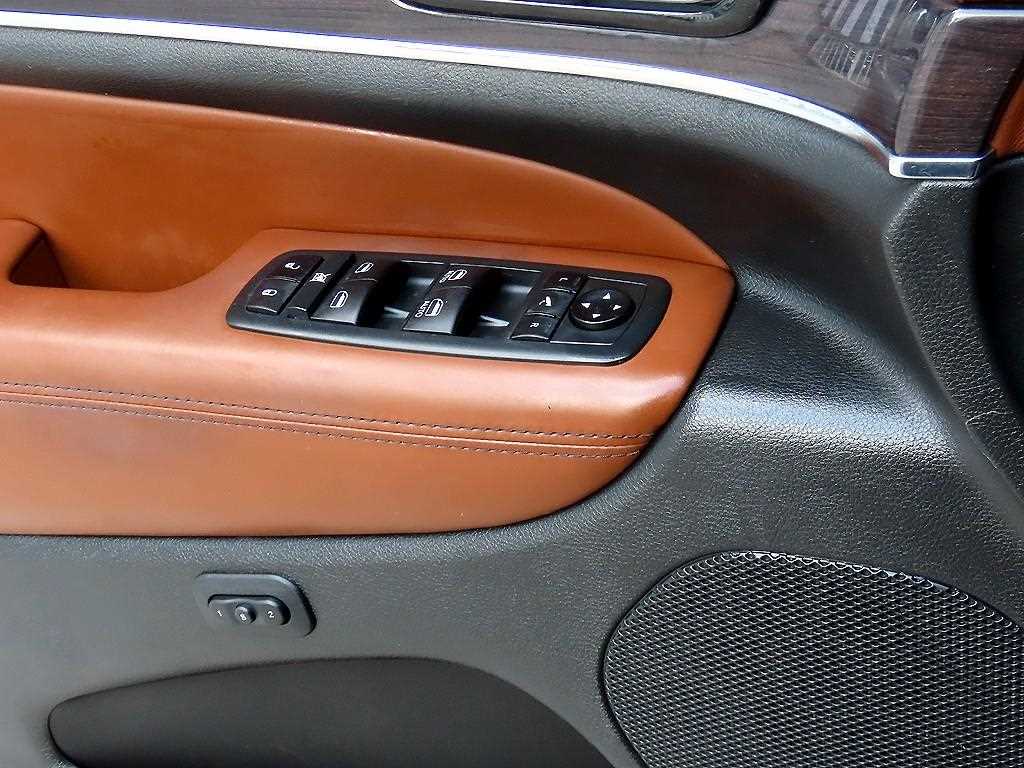 Jeep Cherokee - Vista 11