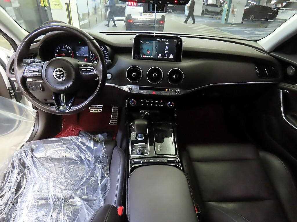 KIA Stinger - Vista 10