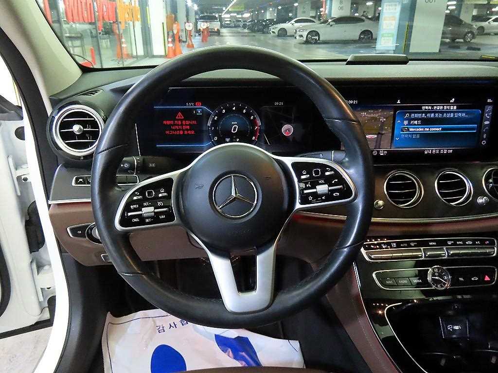 Mercedes Benz E class - Vista 8