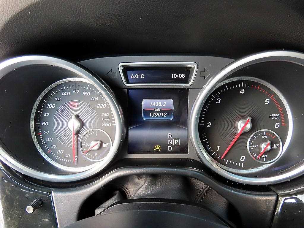 Mercedes Benz GLE Class - Vista 9