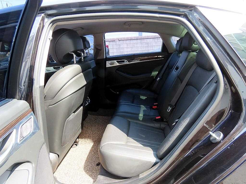 Genesis G80 - Vista 6