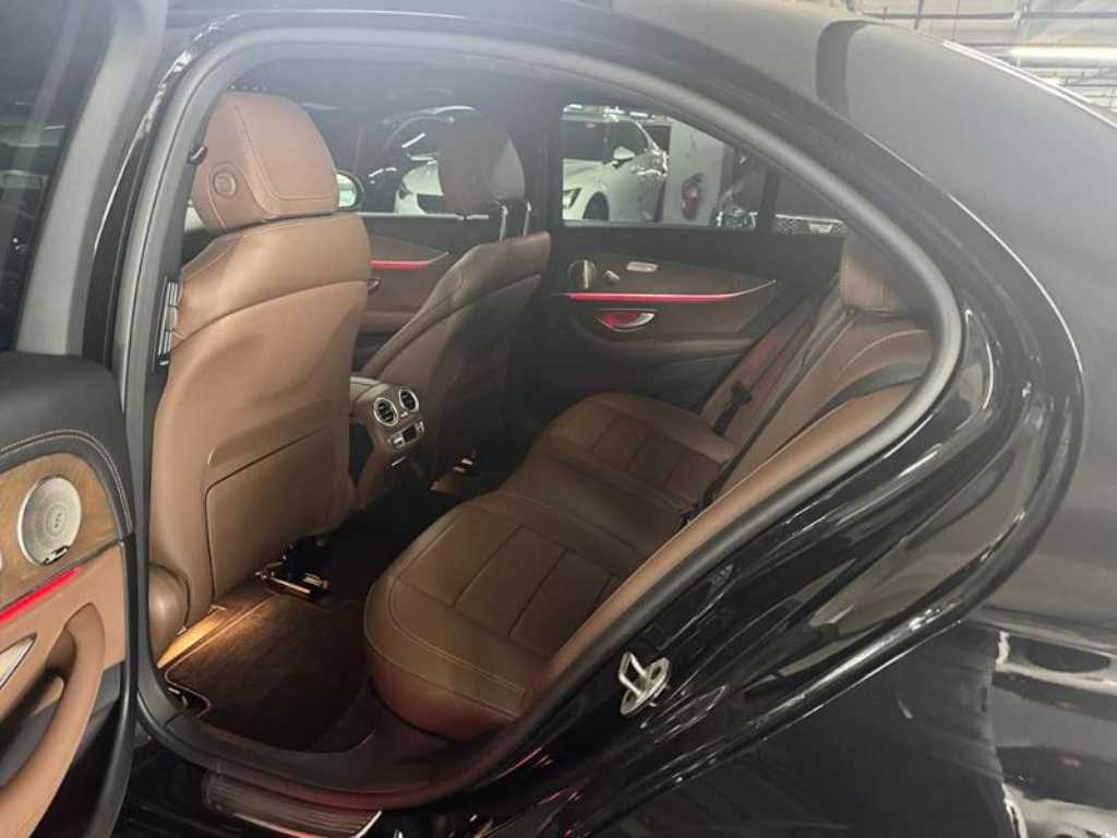 Mercedes Benz E class - Vista 7