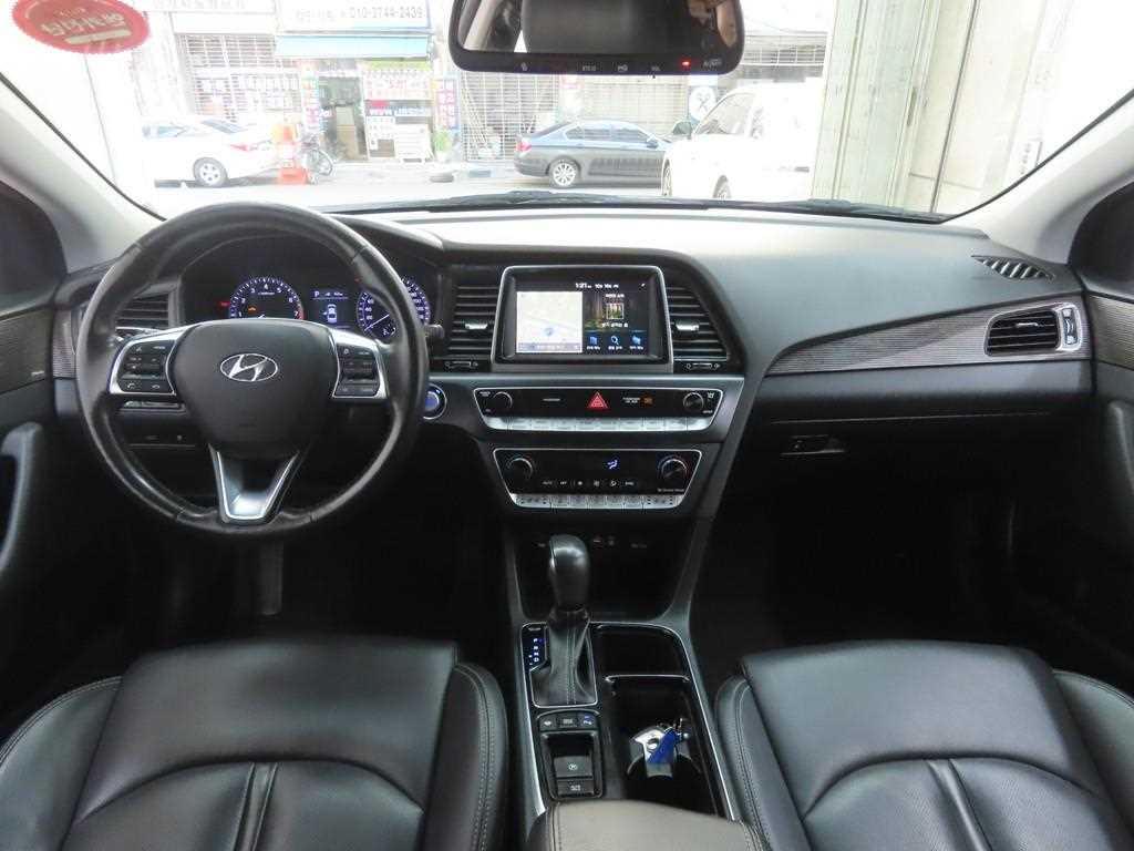 HYUNDAI Sonata - Vista 7