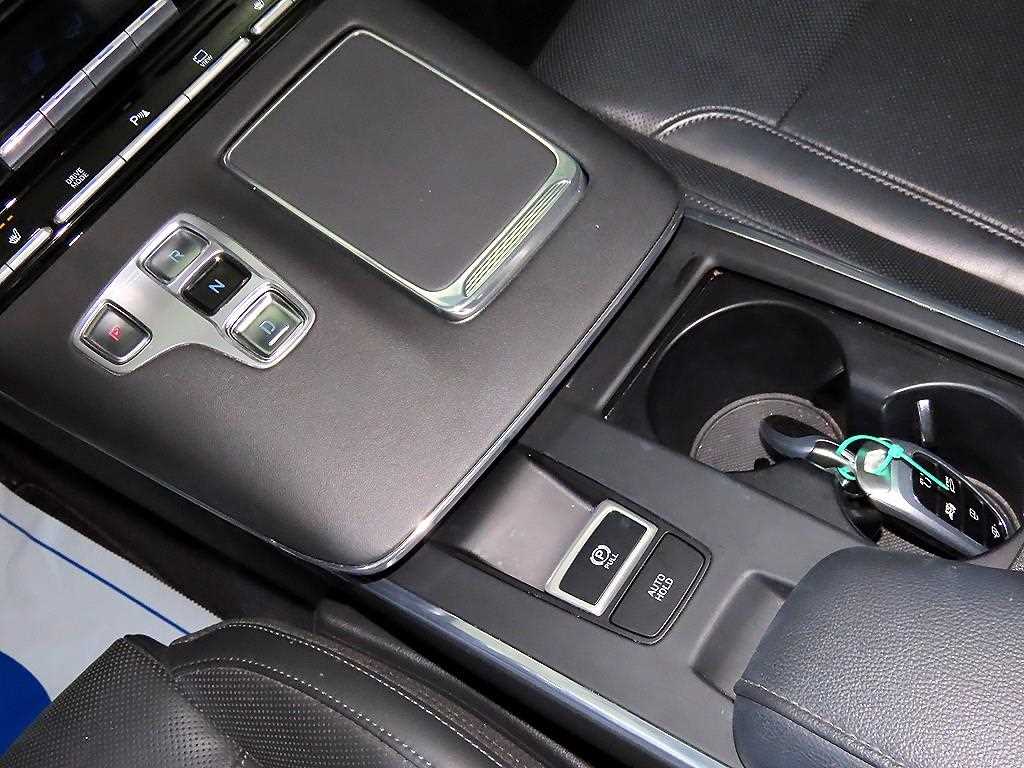 HYUNDAI Grandeur - Vista 12