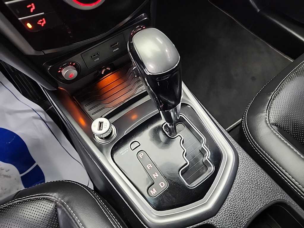 Ssangyong Tivoli - Vista 8