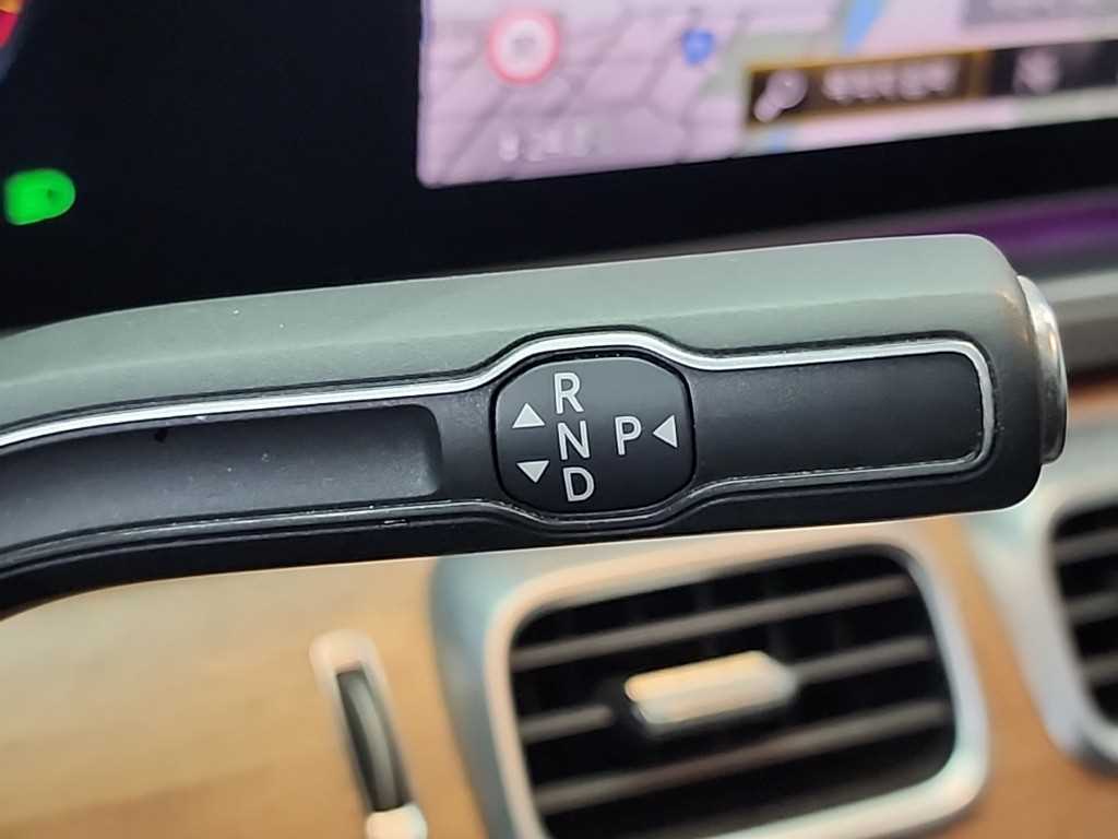 Mercedes Benz GLE Class - Vista 8