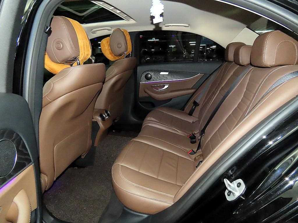Mercedes Benz E class - Vista 7