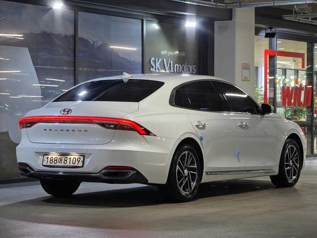 HYUNDAI Grandeur - Vista 4