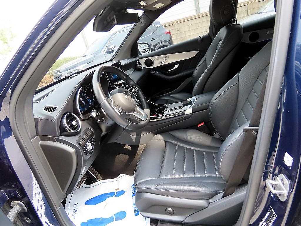 Mercedes Benz GLC Class - Vista 5