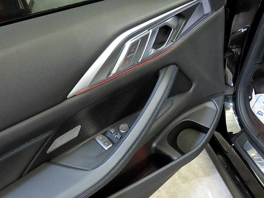 BMW 4 Series 2022 Negro - Importación desde Corea - HF Imports Iquique - Foto 13