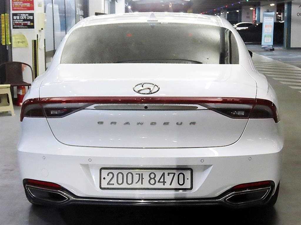 HYUNDAI Grandeur - Vista 5