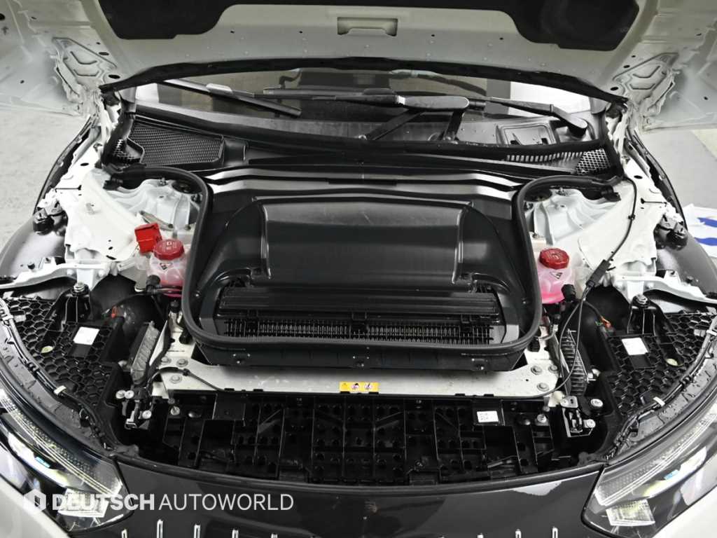 Mercedes Benz EQE - Vista 6