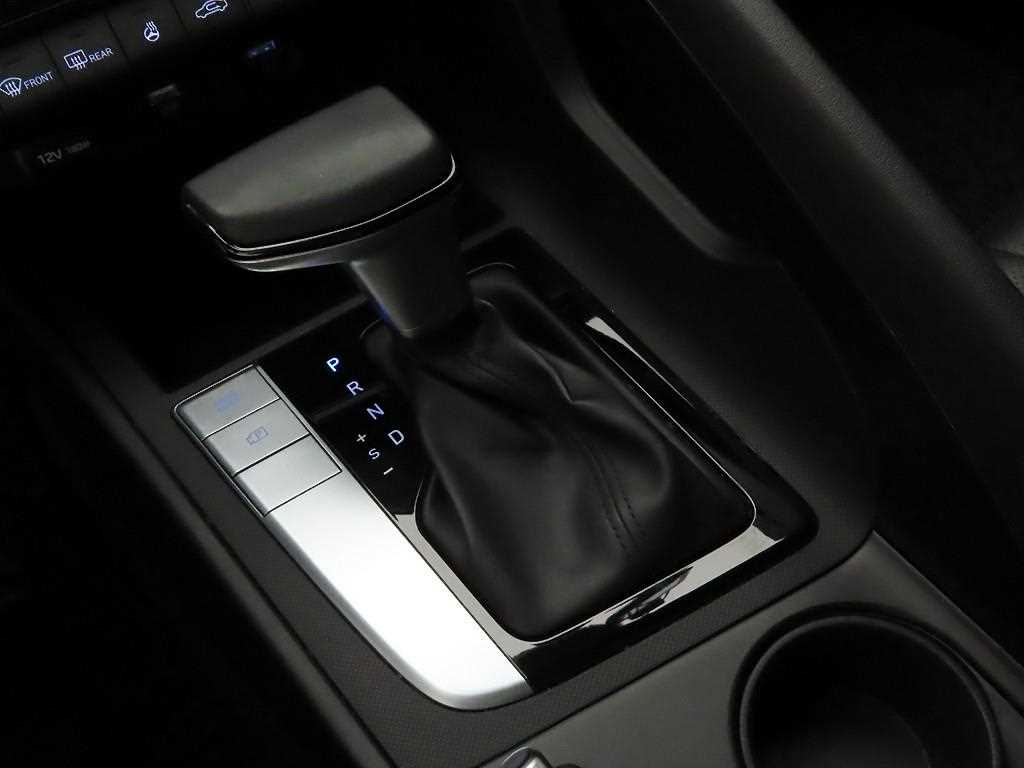 HYUNDAI Avante - Vista 10