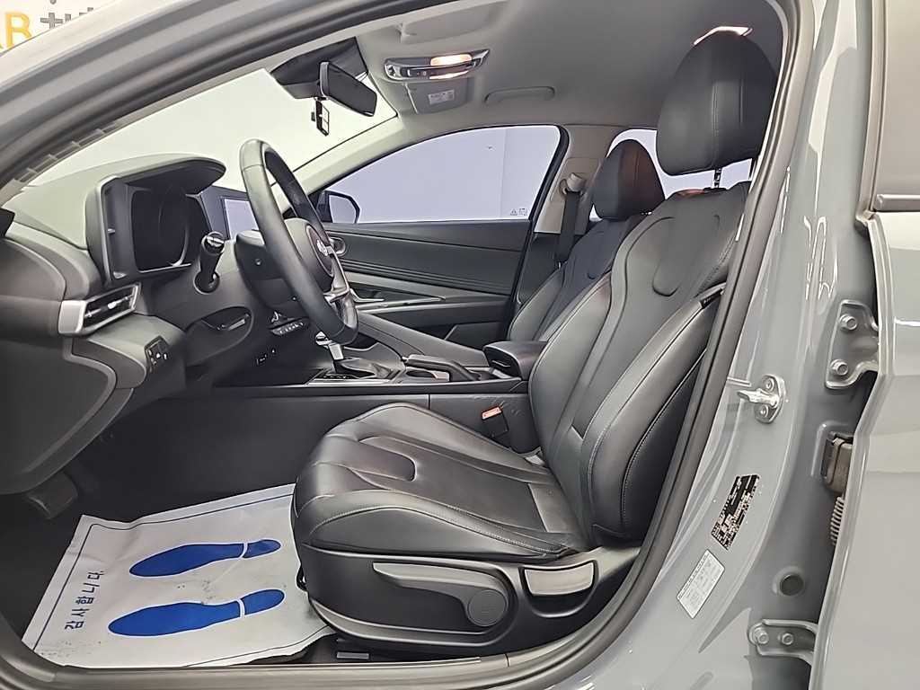 HYUNDAI Avante - Vista 11