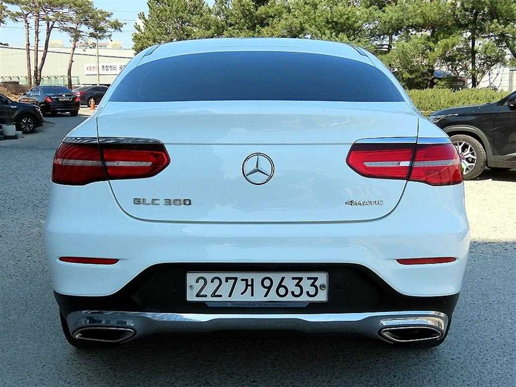 Mercedes Benz GLC Class - Vista 4