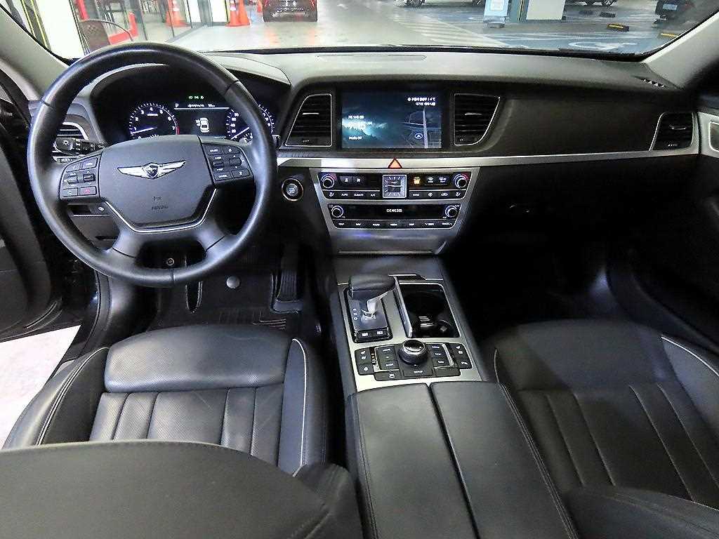 Genesis G80 - Vista 10