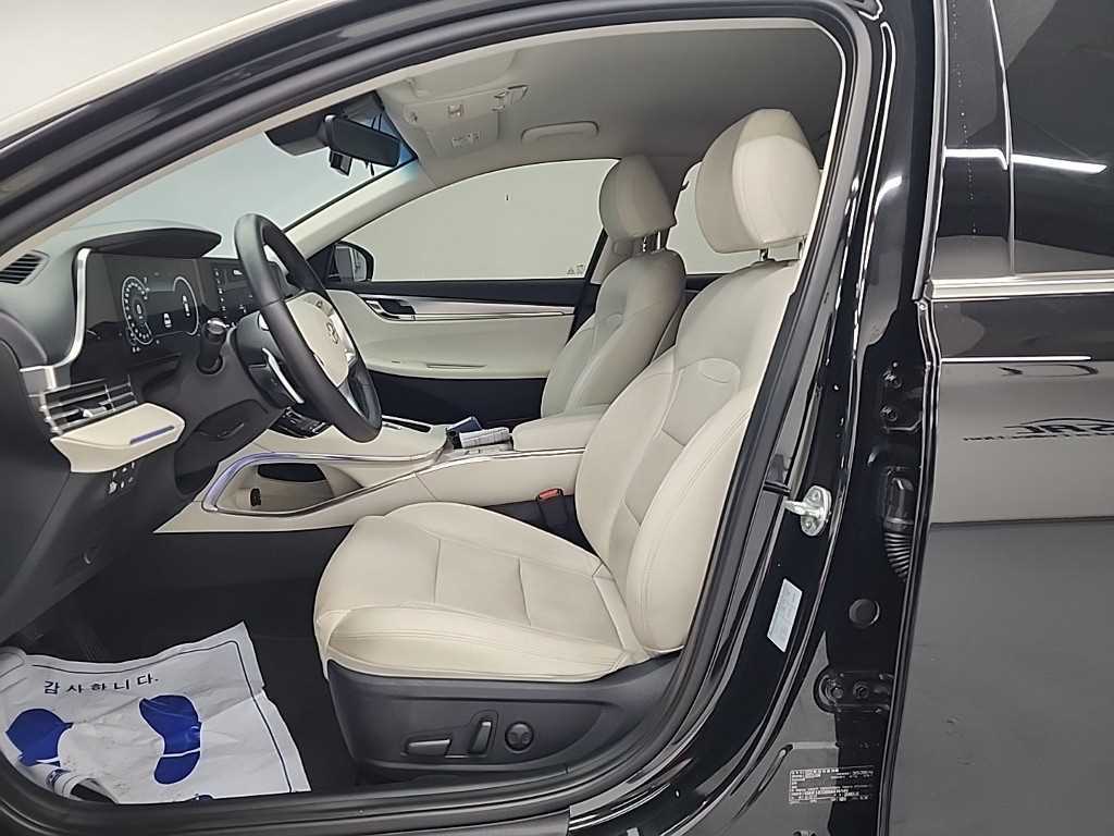 HYUNDAI Grandeur - Vista 11