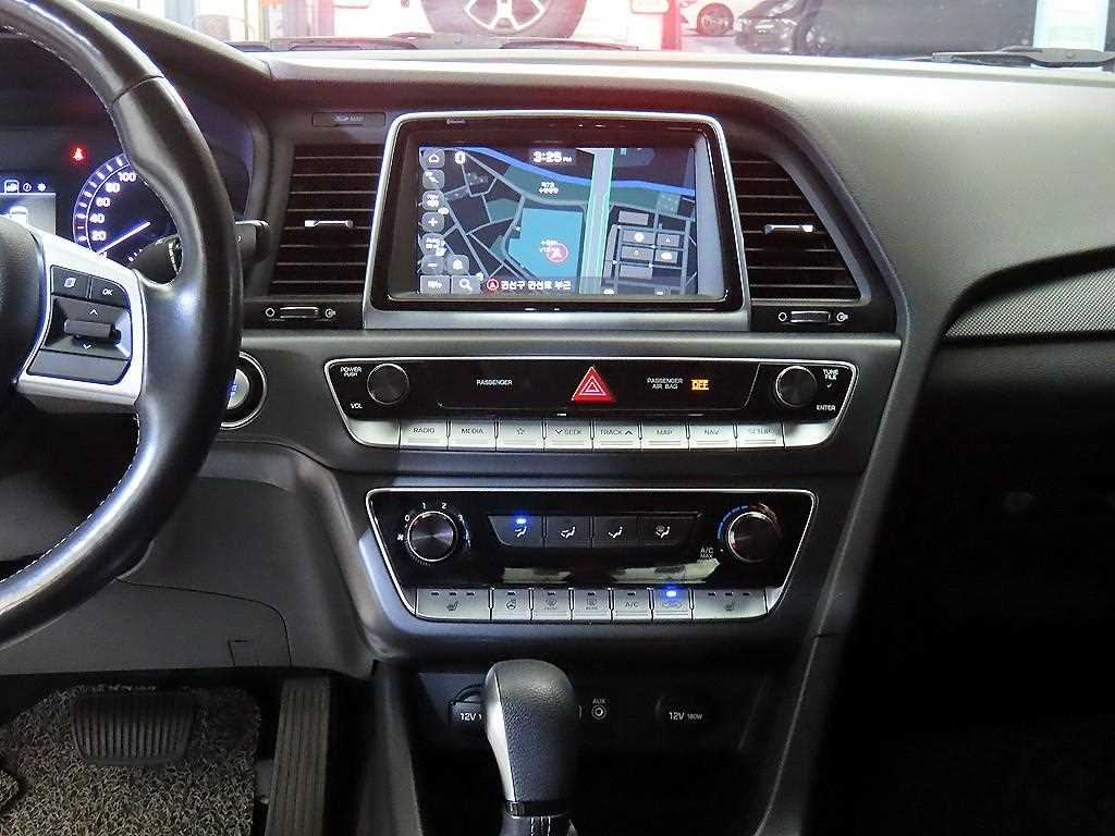 HYUNDAI Sonata - Vista 11