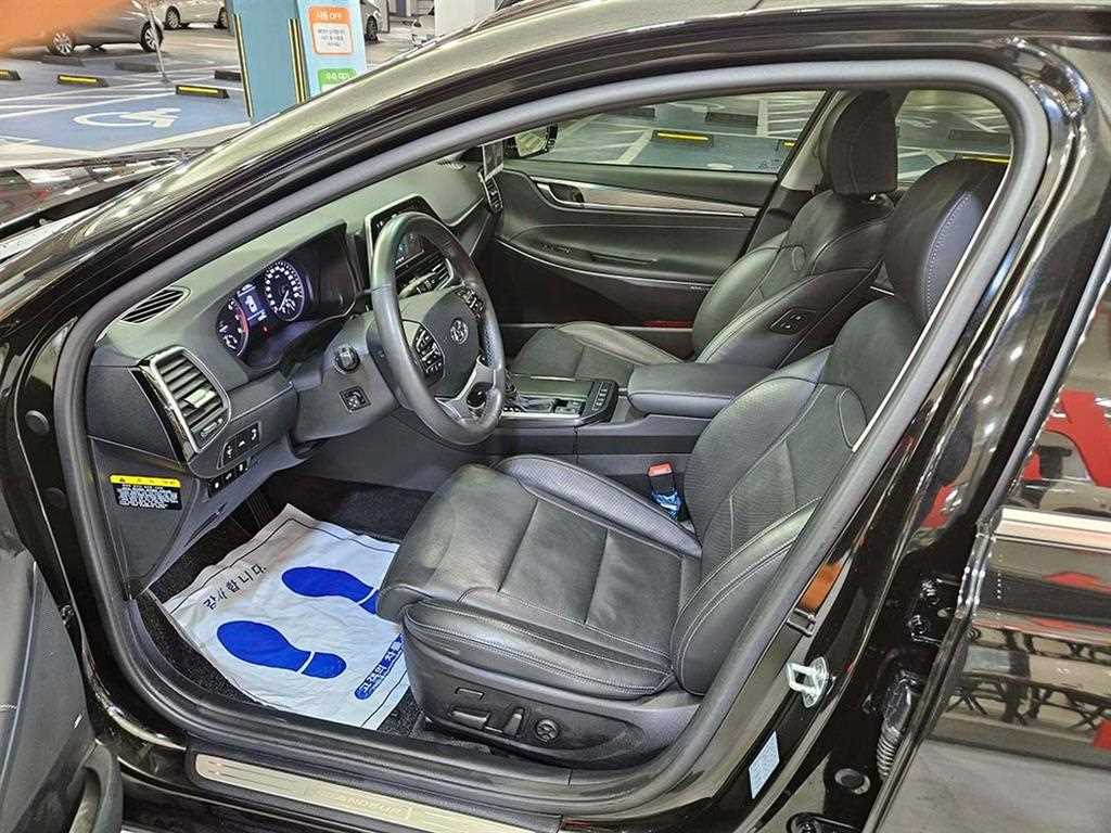 HYUNDAI Grandeur - Vista 7