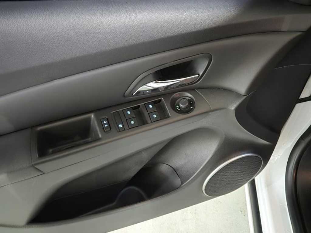 Chevrolet Cruise - Vista 12