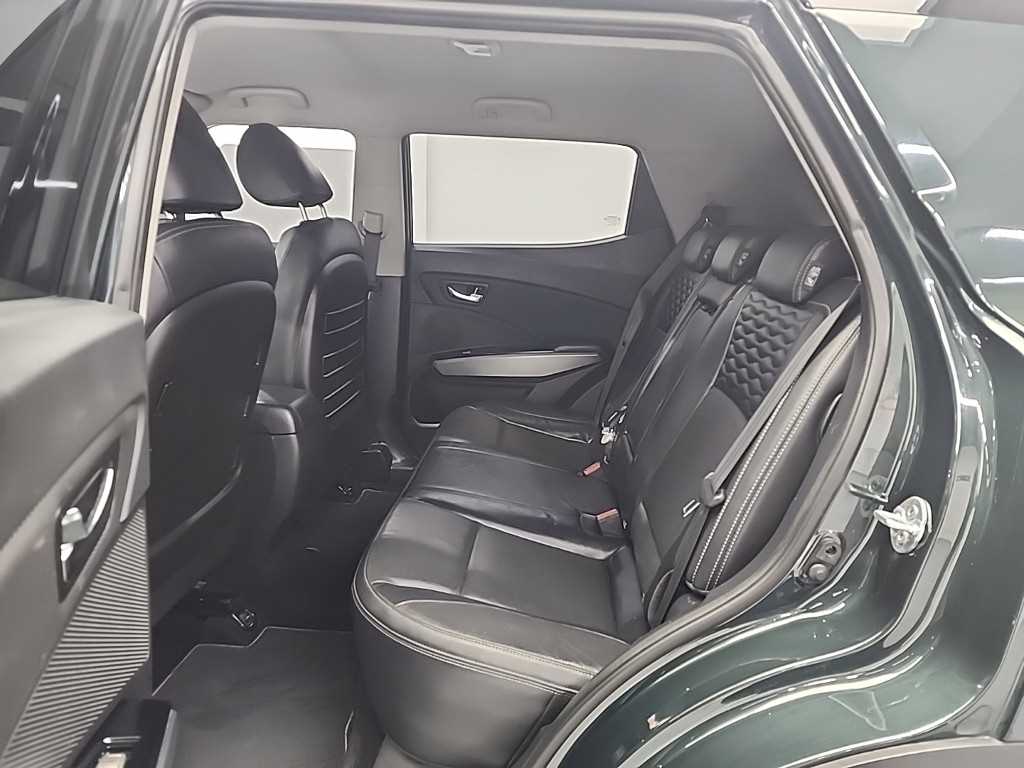 Ssangyong Tivoli - Vista 12