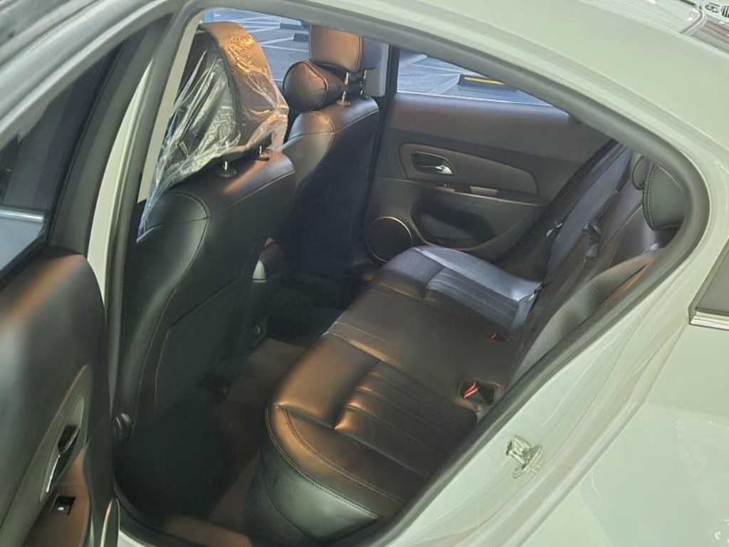 Chevrolet Cruise - Vista 6