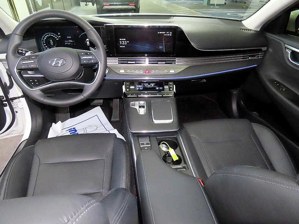 HYUNDAI Grandeur - Vista 10