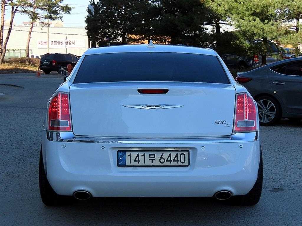 Chrysler 300C - Vista 4