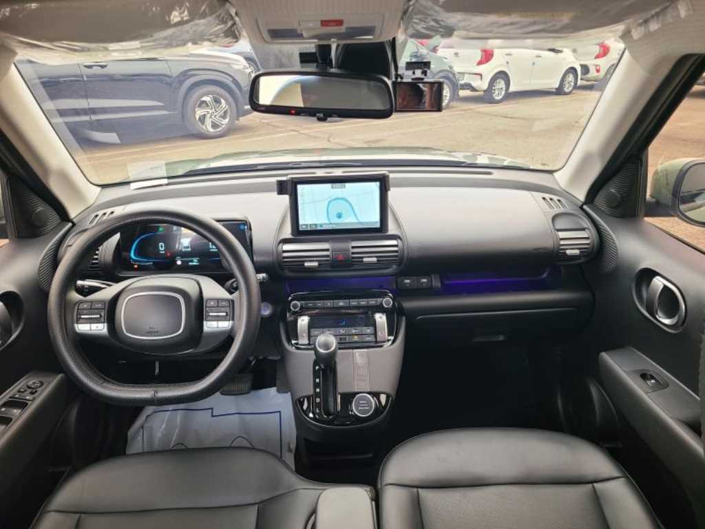 HYUNDAI Casper - Vista 8