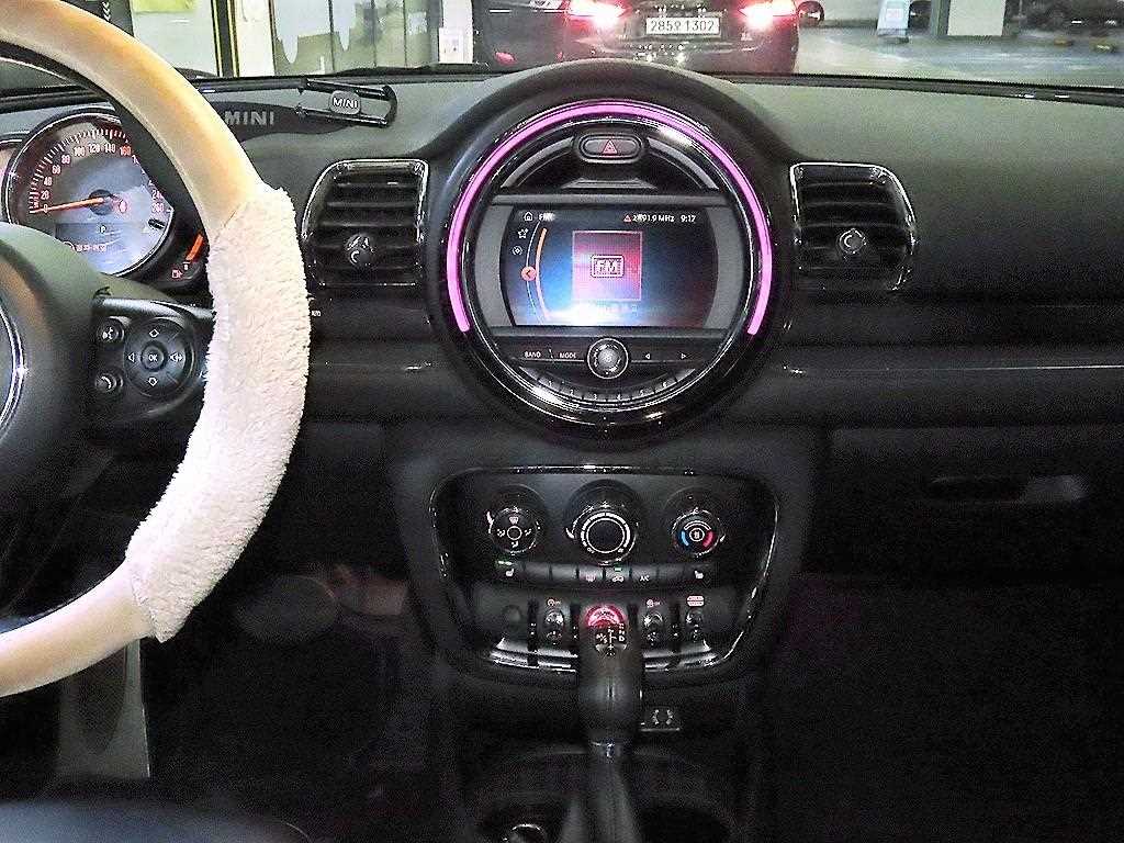 Mini Clubman - Vista 11