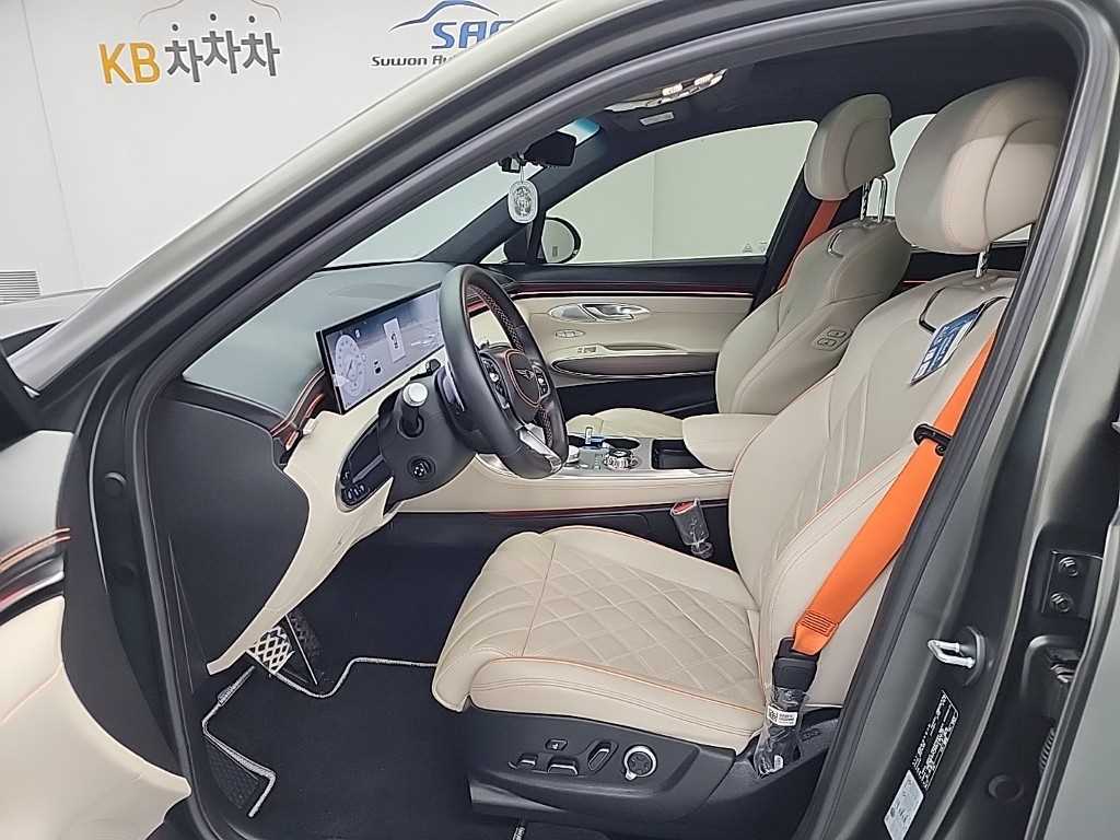 Genesis GV70 - Vista 11