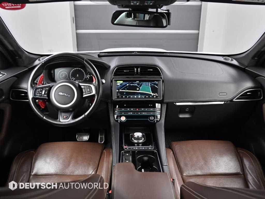 Jaguar F-PACE - Vista 7