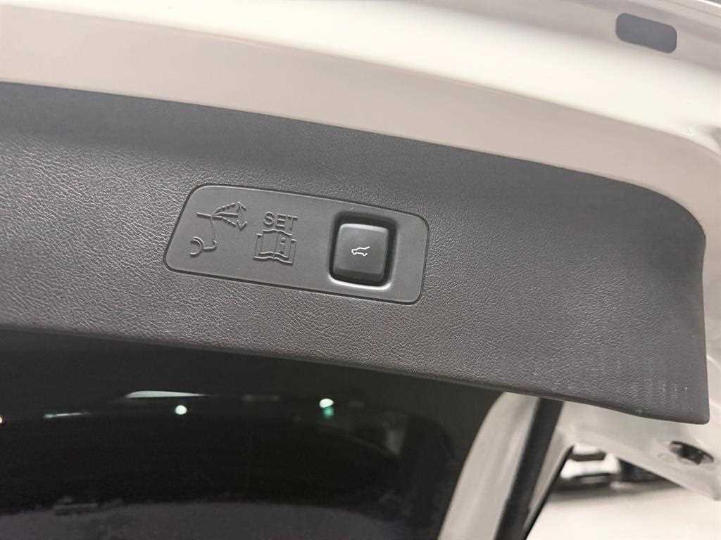 Lincoln Corsair - Vista 6