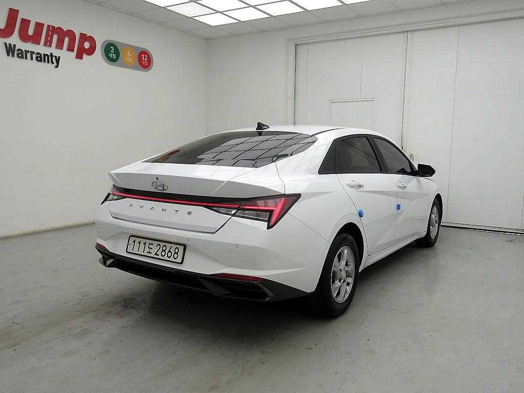 HYUNDAI Avante - Vista 4