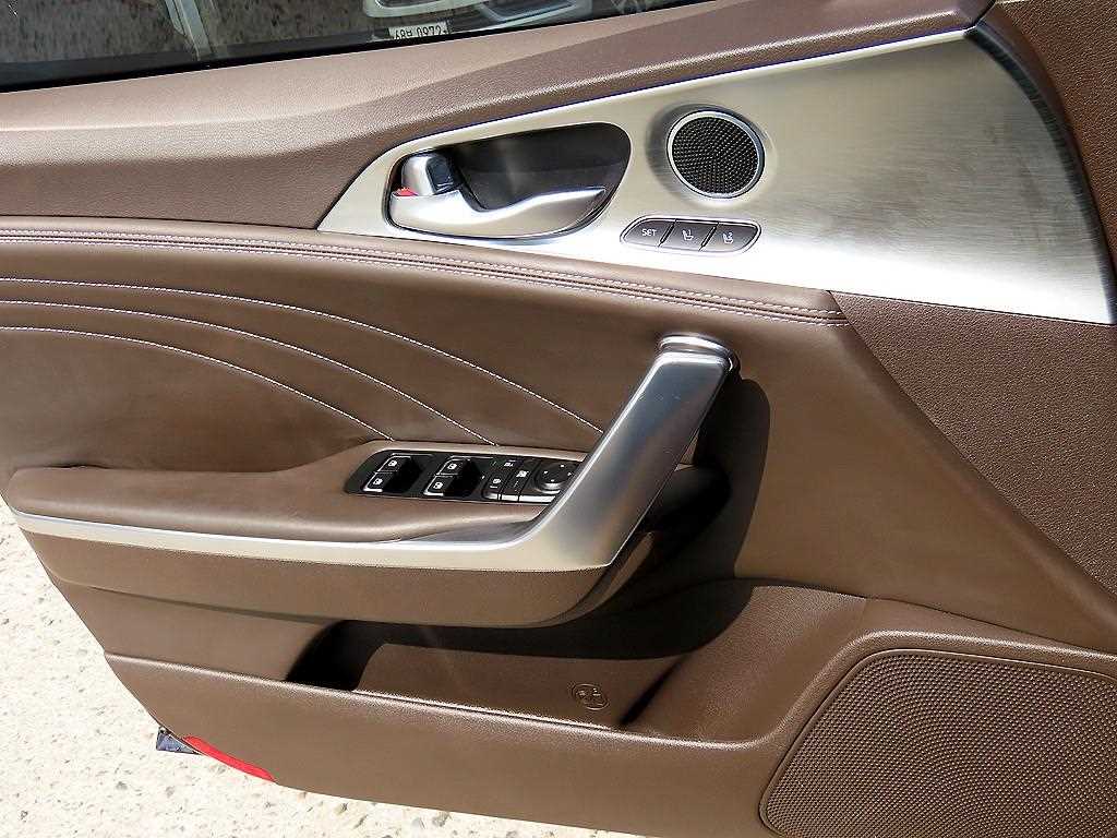 KIA Stinger - Vista 12