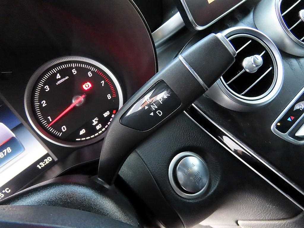 Mercedes Benz GLC Class - Vista 10