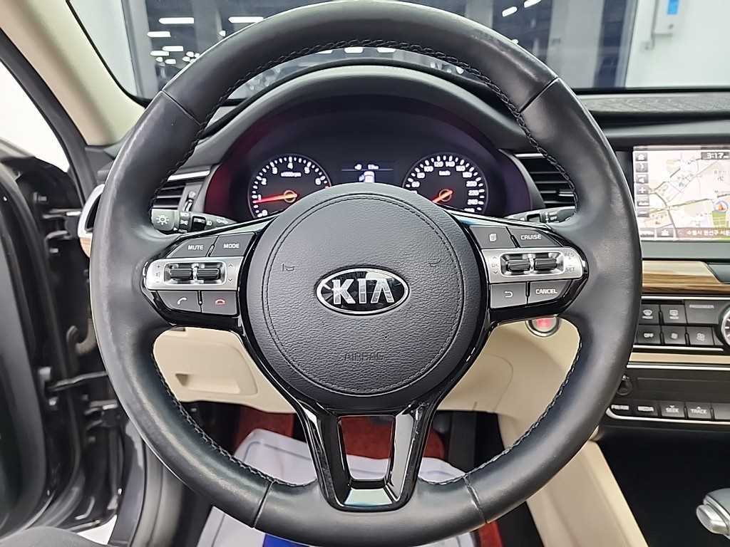 KIA K7 - Vista 9