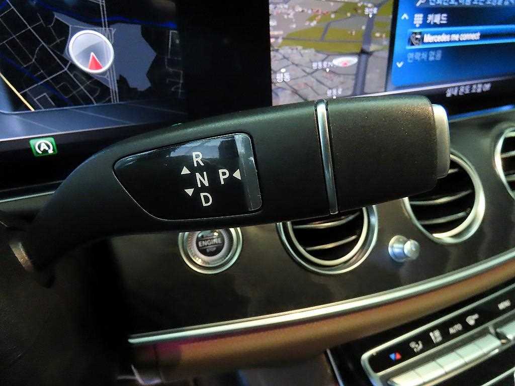 Mercedes Benz E class - Vista 12