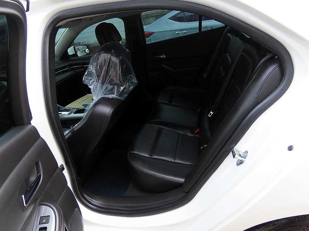 Chevrolet Malibu - Vista 6