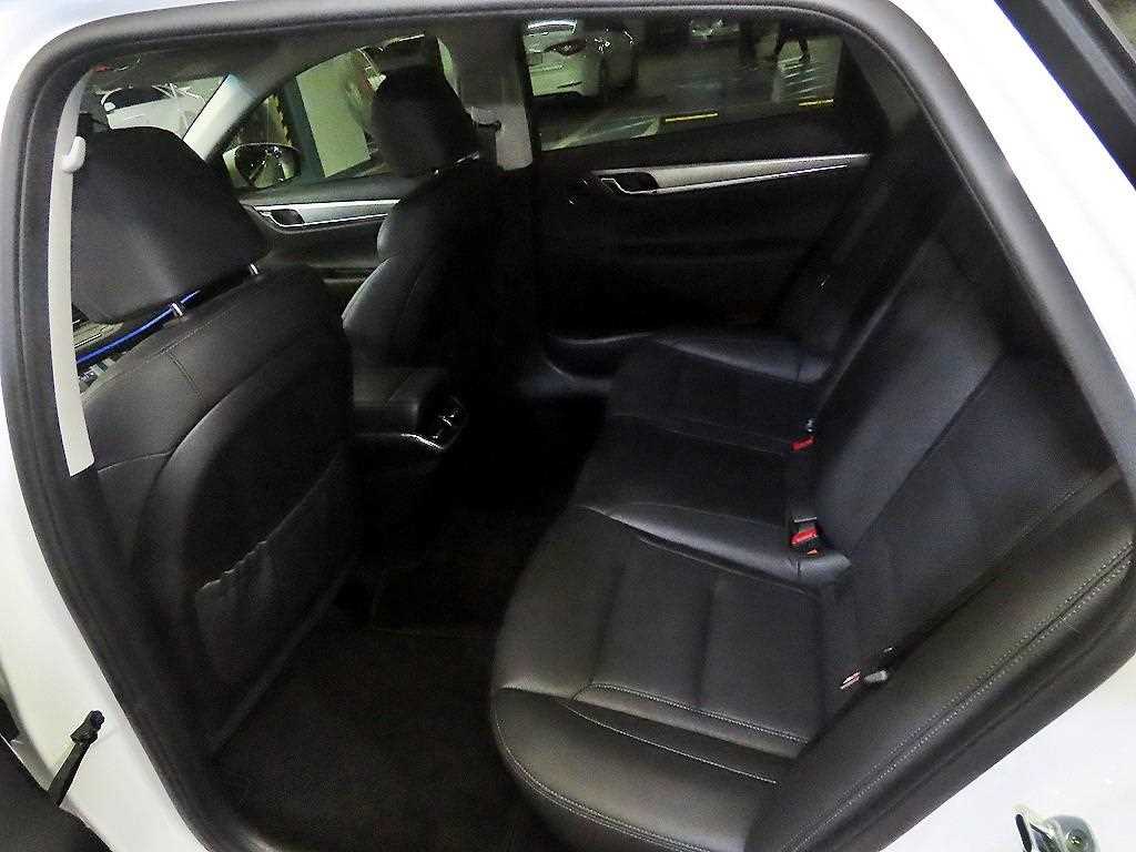 HYUNDAI Grandeur - Vista 7