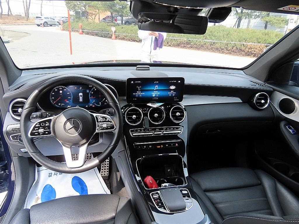 Mercedes Benz GLC Class - Vista 7