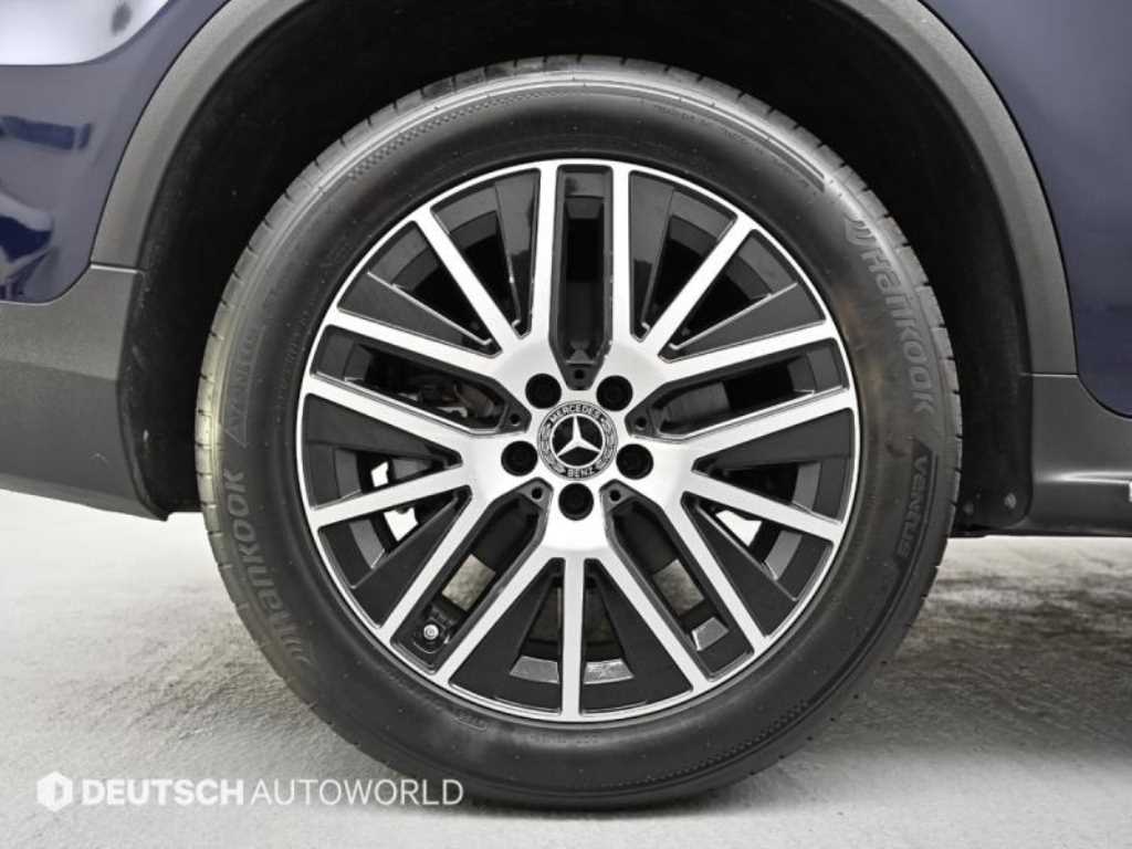 Mercedes Benz GLC Class - Vista 5