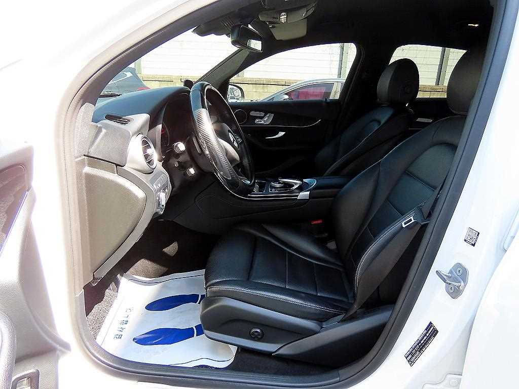 Mercedes Benz GLC Class - Vista 5