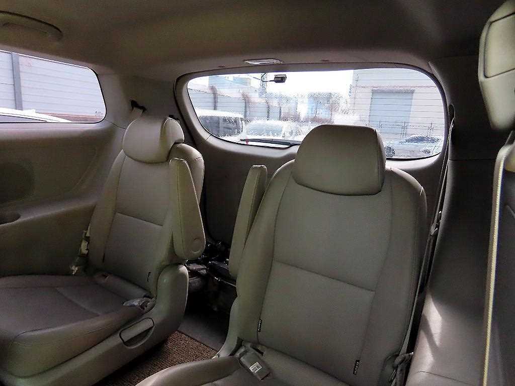 KIA Carnival - Vista 7