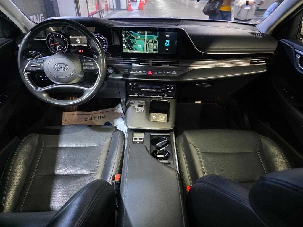 HYUNDAI Grandeur - Vista 9