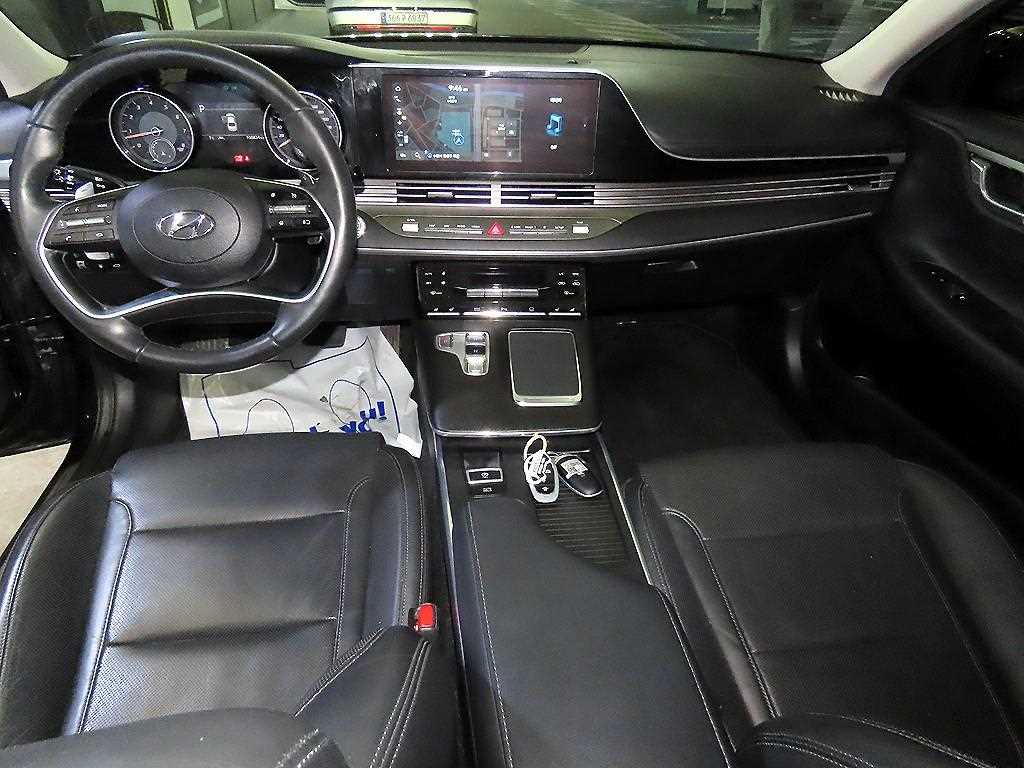 HYUNDAI Grandeur - Vista 10