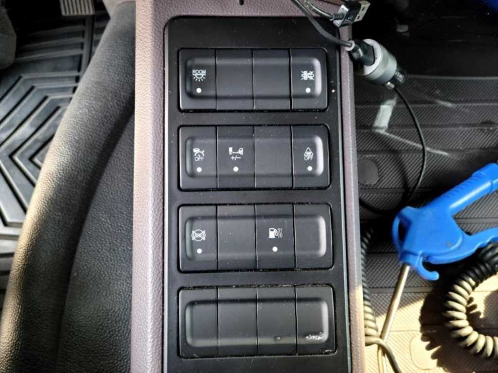 medium and large cargo truck - Vista 12